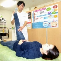 状態の確認と施術計画の様子